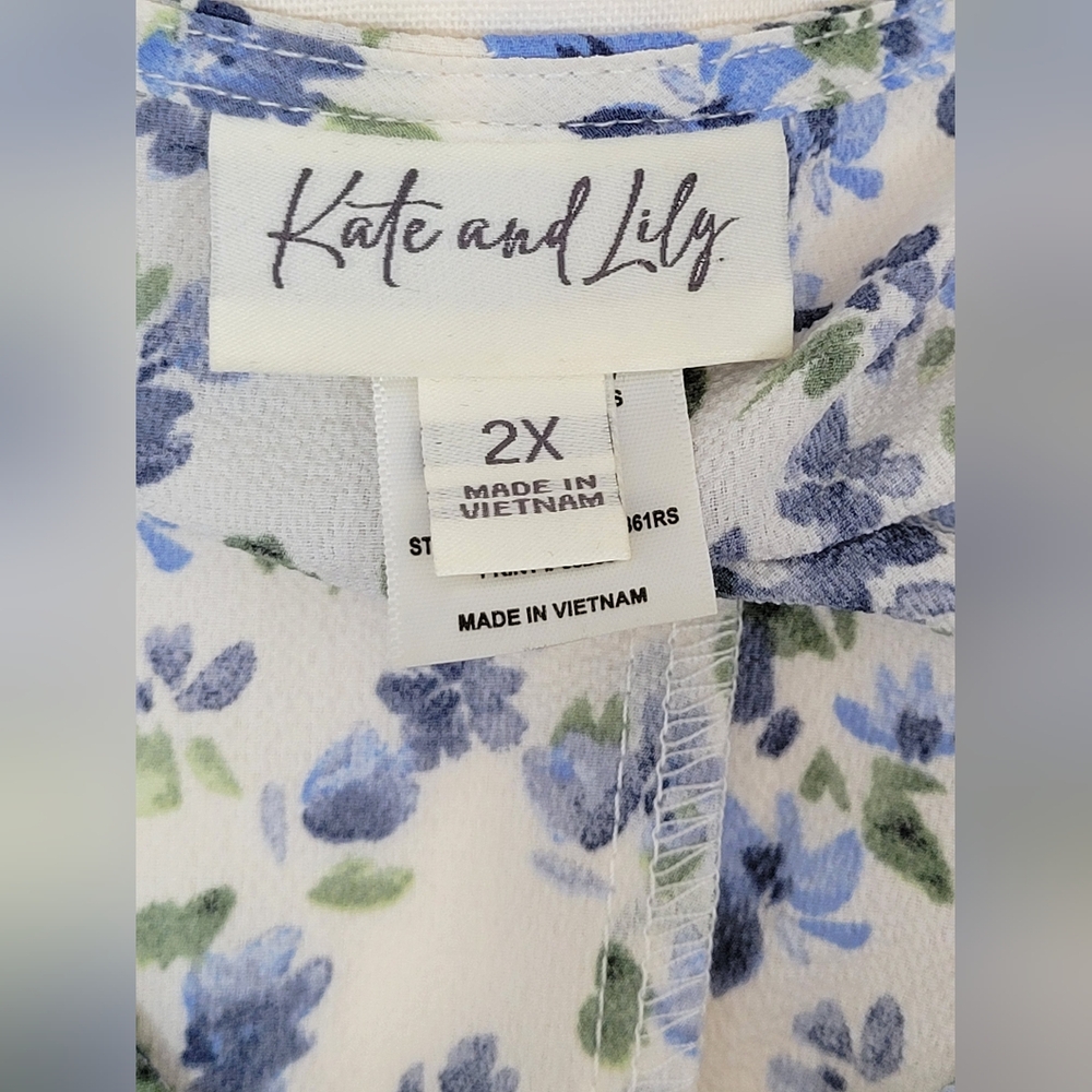 Kate and Lily NWOT  Feminine Floral Print Mid Length Dress Size 2X Blue & White - Picture 9 of 11
